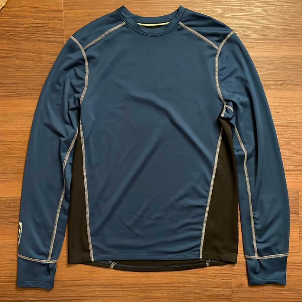 Tek Gear Long Sleeve Shirt with Thumb Holes - Men’s Small